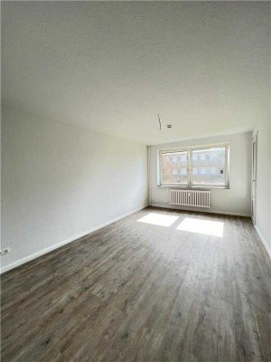 Erstbezug nach Kernsanierung – Stilvolle 1,5-Zimmer-Wohnung in zentraler Lage von Heide!