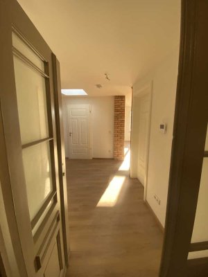 Exklusive 3-Raum-Dachgeschosswohnung  in Halle