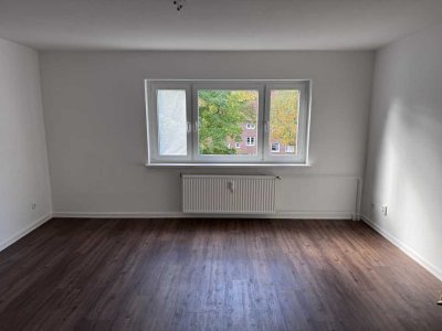 Helle und ruhige 2-Zimmer Wohnung mit Balkon in Hoheluft-West, befristet bis 31.12.2026