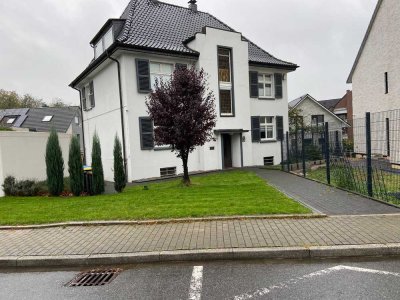 Exklusive 3-Zimmer- Altbauwohnung mit gehobener Innenausstattung in Haan