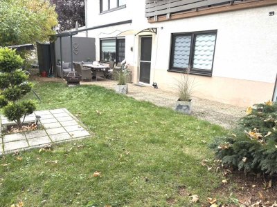 Helle, gepflegte 2-Zimmer-Souterrainwohnung mit Garten und Terrasse in ruhiger Lage