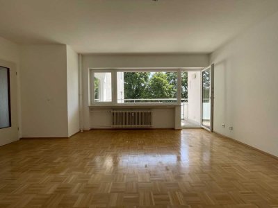 Stilvolle, gepflegte 2-Raum-Wohnung mit Balkon in Wiesbaden