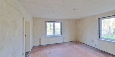 Haus mit Potenzial: 6 Zimmer, großer Garten und ruhige Lage in Bornim