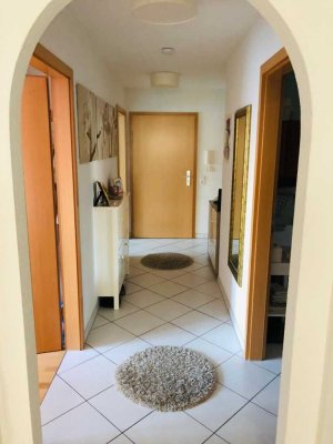 Vollständig renovierte 3,5-Raum-Wohnung mit Balkon und Einbauküche in Möglingen