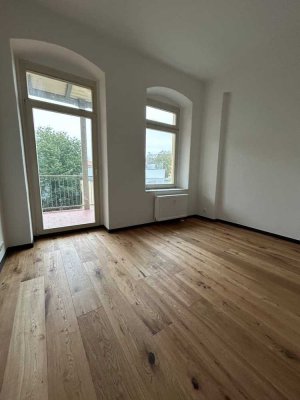 **Erstbezug nach Sanierung** Wunderschöne 2-Zimmer-Wonung mit Einbauküche