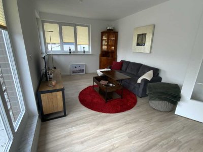 möblierte 2 Zi Wg , hell, sonnig mit 14qm Dachterrasse in guter Wohnlage