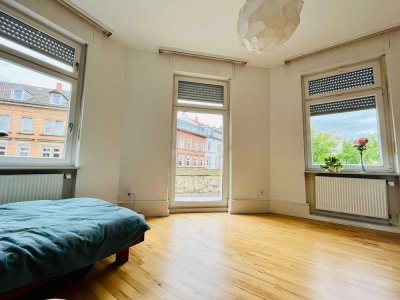 geräumige schöne Wohnung in denkmalgeschütztem Gebäude