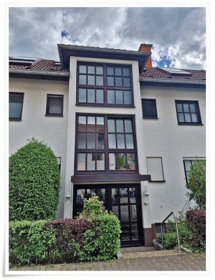Schöne geschnittene 3 Zi. Wohnung mit Balkon und PKW-Außenstellplatz – ruhig und naturnah gelegen-