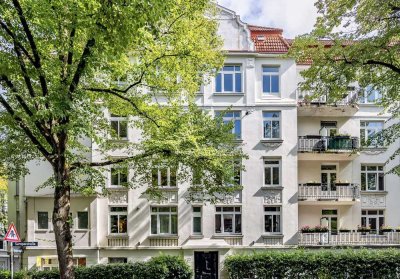 Stilvoller Jugendstil trifft auf großzügiges Familienwohnen in exklusiver Lage von Winterhude