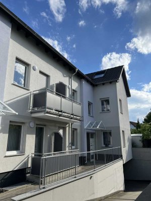 Neuwertige 3-Zimmer-Wohnung mit Loggia und EBK in Rodgau