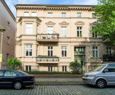Stilvolle 3-Zimmer-Wohnung im Gründerzeithaus/Stylish and Spacious Apartment in a Historic Building