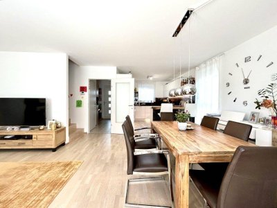 Wienerwald: moderne Doppelhaushälfte mit Pool - bald einziehen und den Sommer genießen!