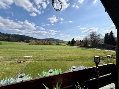 Charmante 4-Zimmer-Dachgeschosswohnung mit Balkon und tollem Blick in Zell am Harmersbach