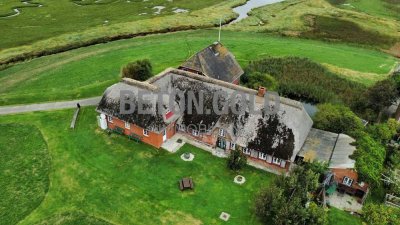 Historisches Anwesen auf der Hallig Langeneß – ideal für private oder gewerbliche Nutzung in einziga