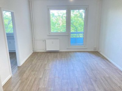VIER Zimmer für Ihre Familie! MIT BALKON...