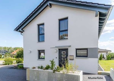 Einfamilienhaus nebst Gartenland