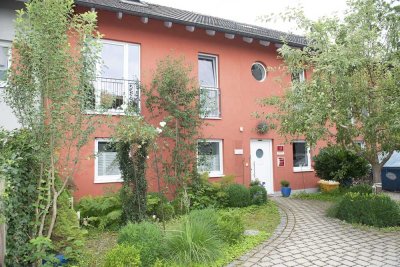 Zentral und doch im Grünen 2-Zimmer-Dachgeschosswohnung mit geh. Innenausst. in Landsberg am Lech