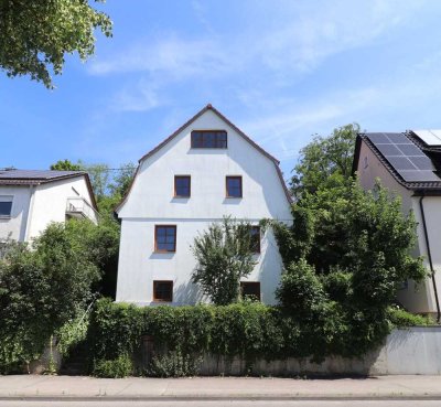 Charmantes Fachwerk-Einfamilienhaus in Neckartenzlingen mit Garten in Hanglage