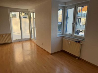 Attraktive und sanierte 2-Zimmer-Wohnung mit Balkon und Einbauküche in Magdeburg