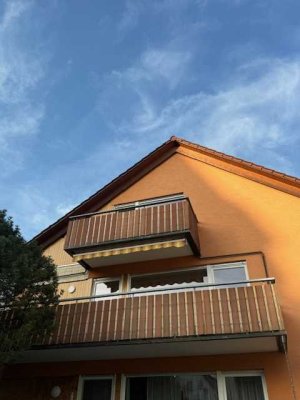 Renovierte 4 Zi.-Whg. im 2.OG mit EBK, 2x Bad, Balkon, 1 oder 2 Garagen in Weil der Stadt