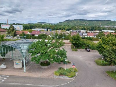 Geschmackvolle 3,5 Zimmer Wohnung mit gehobener Innenausstattung und Balkon in Weinstadt/Endersbach