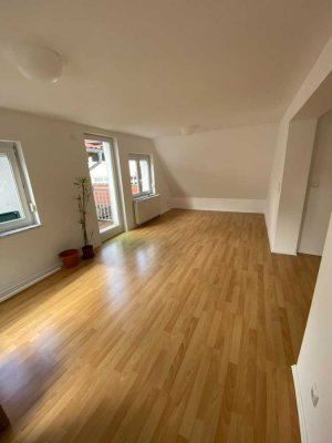 Helle 2,5-Zimmer-Wohnung mit Terrasse und Einbauküche in Benningen am Neckar