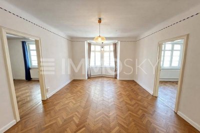 Stilvolle Altbauwohnung mit Fischgrätparkett, Balkon