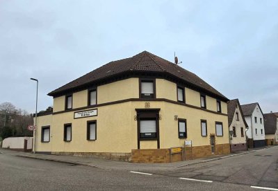 Zweifamilienhaus mit ausbaubarer Scheune