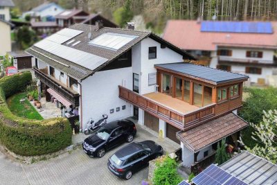 Exclusive 4-Zimmer-Wohnung mit Wintergarten, großer Dachterrasse und Balkon in ruhiger Waldrandlage!
