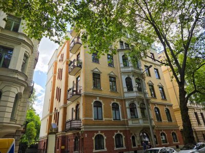Direkt vom Eigentümer - Provisionsfrei - Südbalkon, Wintergarten, Aufzug, Garage, Parkett, EBK