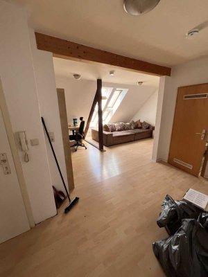 Schöne Dachgeschoss Wohnung in der Braunschweiger Innenstadt
