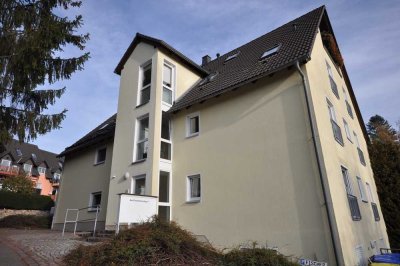 **Optionale Einbauküche** 3-Raum Wohnung mit Terrasse, Tageslicht Badezimmer und PKW Stellplatz