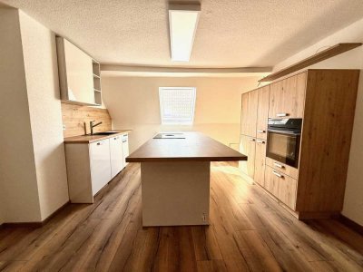 Sanierte 3-Zimmer-Wohnung mit Balkon, neuer Küche & Keller in Herxheim – ca. 110 m² Wohnkomfort
