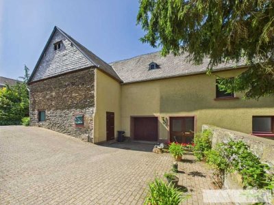 Einfamilienhaus mit Scheune |ca. 174 m² Wohnfläche | ca. 1045 m² Grundstücksfläche | Burgen Mosel