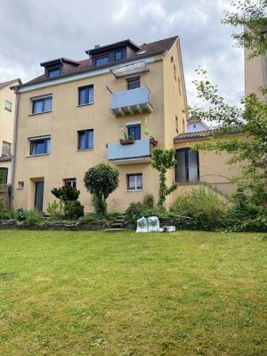 Kaltental, „WG-Haus statt WG-Zimmer: Drei abgeschlossene Wohnungen für feste 3er-Teams“