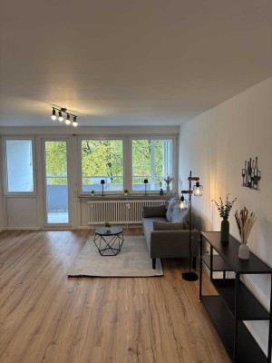 106 m², Erstbezug nach Sanierung, Neues Dach, 4,5 Zimmer, Südbalkon, Stellplatz, OHNE PROVISION
