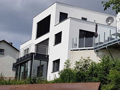 RESERVIERT! Luxuriöse Mesonette - Whg. ( DHH- Charakter) mit Haus Pool und weiten blick ins Grüne in