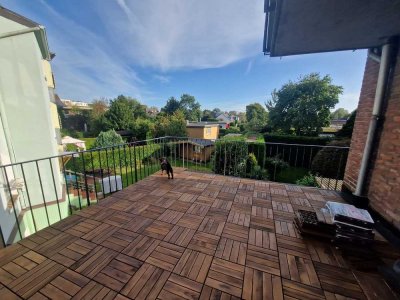 Ratingen-Mitte - genießen Sie den Sommer auf der tollen Terrasse mit Grünblick und großer Terrasse