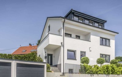 WOW *Paul & Partner* TRAUMHAUS MIT GARTEN, GARAGE, BALKON & TRAUMHAFTEM BLICK !