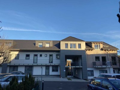 Moderne Maisonettewohnung mit 3 Zimmern und zwei Balkonen im Zentrum von Much!