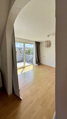 Geschmackvolle 3-Zimmer-Dachgeschosswohnung mit Balkon in Filderstadt