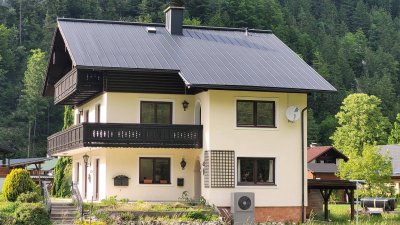 Mehrparteienhaus in Obertraun, gelegen in der Weltkulturerberegion Hallstatt-Dachstein/Salzkammergut.