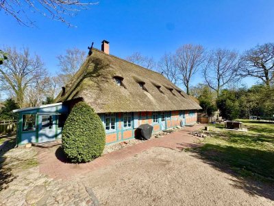 Charmantes Fachwerkhaus mit Stil auf traumhaftem Grundstück