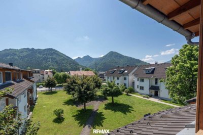 Dachgeschosswohnung mit Loggia und herrlichem Bergblick !