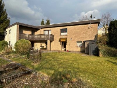 *RESERVIERT* Bungalow 
mit Garagenanbau und Carport