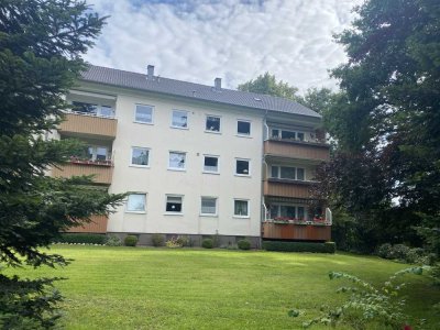Renovierte Wohnung mit 4,5 Zimmern, Balkon und Einbauküche im Herzen von Bad Segeberg