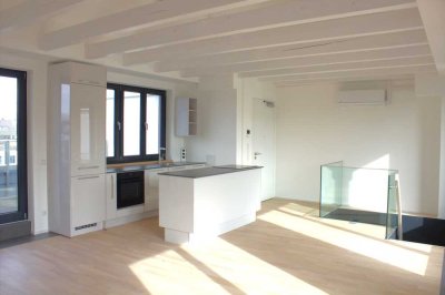 Traumhafte 4-Zimmer Penthouse-Maisonette-Wohnung mit drei Dachterrassen und Blick über Flingern