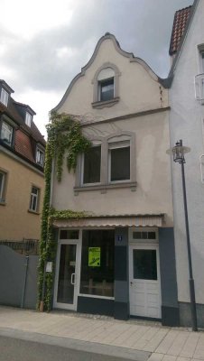 Kleines Haus mit Ladenfläche (ca. 20 m²) und 3 - Zimmerwohnung (ca. 55m²) in der Innenstadt