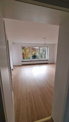 Erstbezug nach Sanierung: Helle 4-Zimmer-Wohnung mit Balkon in Allershausen