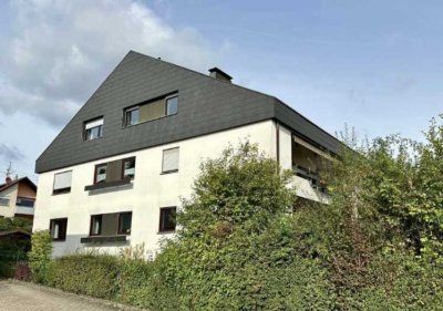 Stilvolle 3-Zimmer-DG-Wohnung mit gehobener Innenausstattung mit EBK in Herrenberg-Gültstein